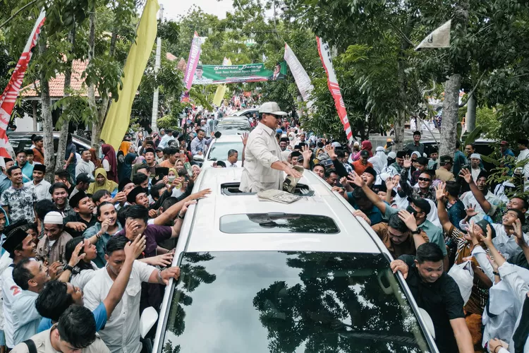 Antusiasme Ribuan Warga Bangkalan Madura Saat Kedatangan Prabowo Subianto