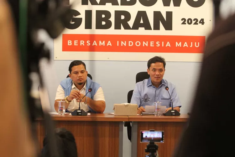 Tuduhan Beras Bulog Berstiker Prabowo Subianto dan Gibran