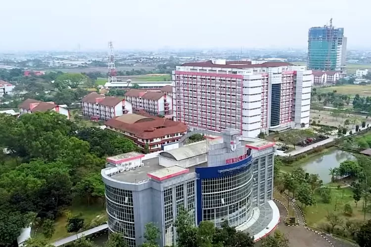 Gedung PTS (Muhammad Farrel Kresnaldy)