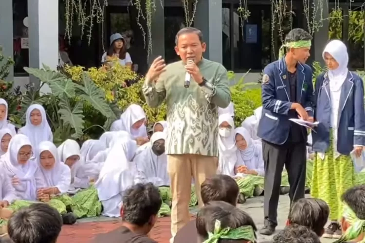 Dokter Rayendra di SMA Negeri 5 Kota Bogor (Foto/Istimewa.)