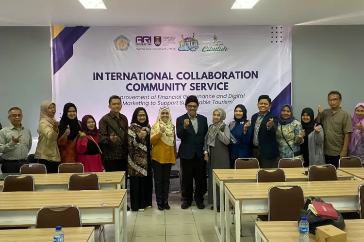Rangkaian Kegiatan International Collaboration Community Service IBIK Bersama UiTM Malaysia. (Foto/Istimewa - IBIK Bogor.)