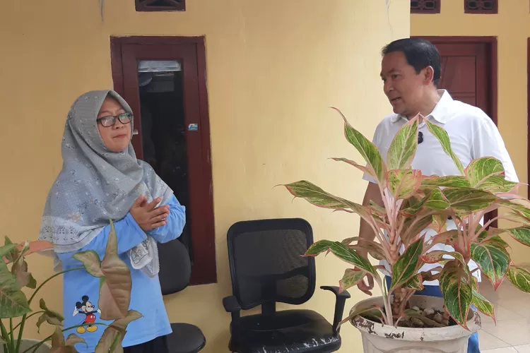 Dokter Rayendra Saat Sosialisasi Program Rumah Glowing. (Foto/Istimewa.)