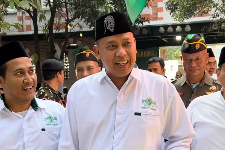 Lantik Pengurus Baru, Tri Adhianto Ingin PCNU Kota Bekasi Fokus&nbsp;Mengayomi Masyarakat. (Foto/Istimewa.)