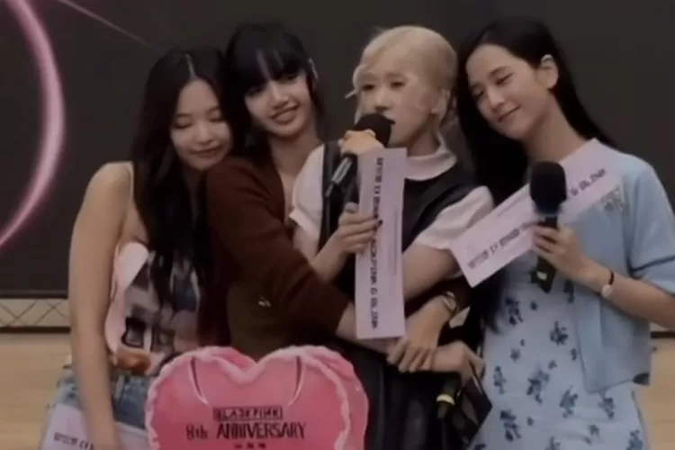 BLACKPINK KEMBALI BERKUMPUL PADA ACARA FANMEETING
