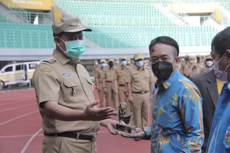 Tri Adhianto dan Ketua LPP PKB Kota Bekasi. (Foto/Fajar Saputra.)