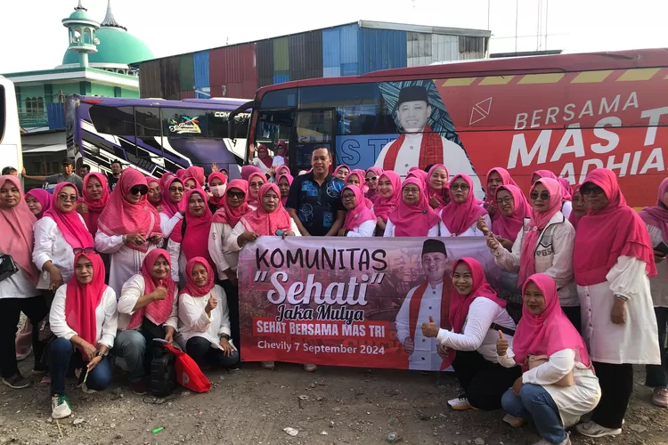 Tri Adhianto Bersama Komunitas Sehati. (Foto/Fajar Saputra.)