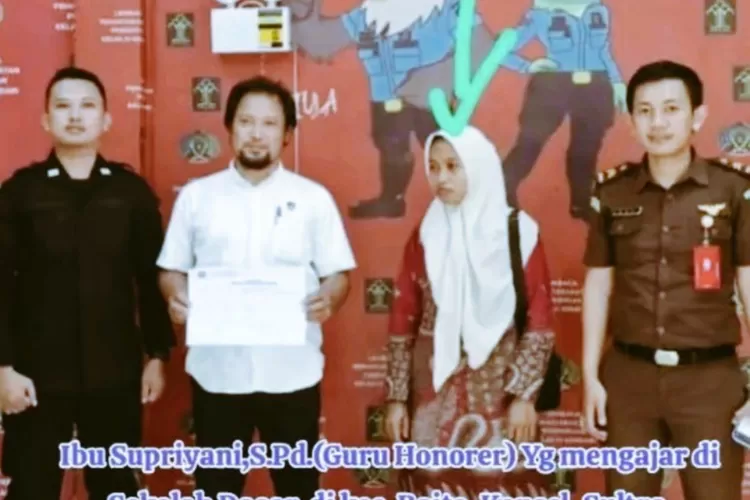 Guru Supriyani ditahan polisi karena didik anak polisi terlalu keras. (Foto/Twitter.)