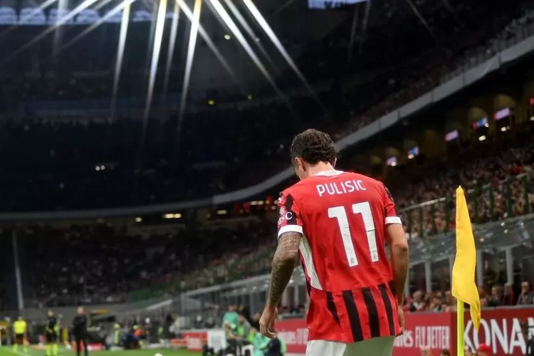 Pulisic Saat Ingin Mengambil Corner (Foto/Instagram @cmpulisic)