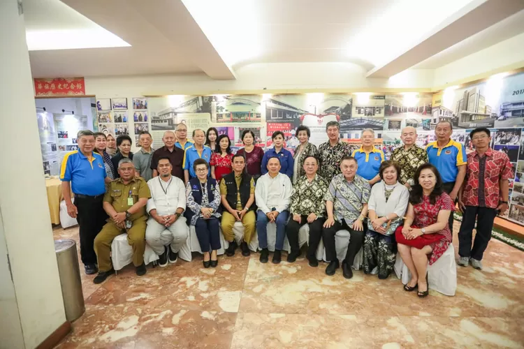 PJ Wali Kota Bandung Bersama Masyarakat Tionghoa Peduli. (Foto/Humas Pemkot Bandung.)
