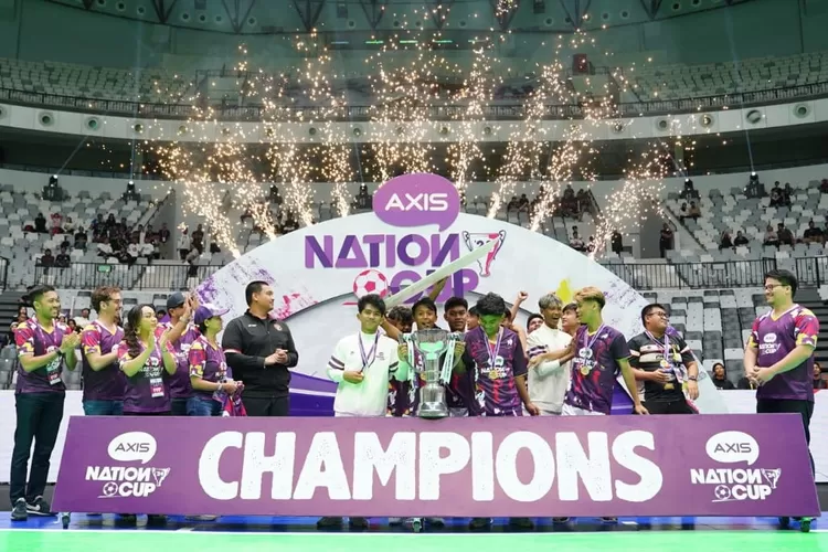 SMK Medika Samarinda dan SMAN 2 Mojokerto Juarai AXIS Nation Cup 2024. (Foto/Tim Publikasi.)