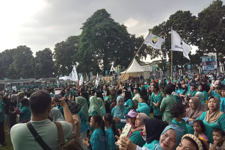 Ribuan Warga Gaungkan Semangat Orasi di Puncak Kampanye Festival Salam 5 Jari. (Foto/Tim Publikasi.)