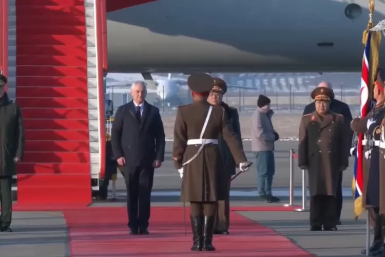 Delegasi Rusia yang dipimpin oleh Menteri Pertahanan Andrey Belusov tiba di Korea Utara