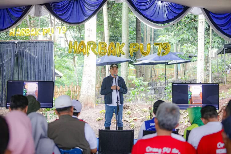 Rayakan Hari Baktu PU, Pj Wali Kota Bandung Resmikan Penataan Mata Air Cilameta. (Foto/Humas Pemkot Bandung.)