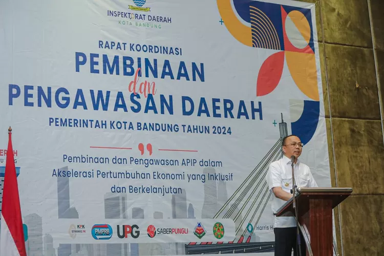Pj Wali Kota Bandung di Rapat Koordinasi Pembinaan dan Pengawasan Daerah. (Foto/Humas Pemkot Bandung.)