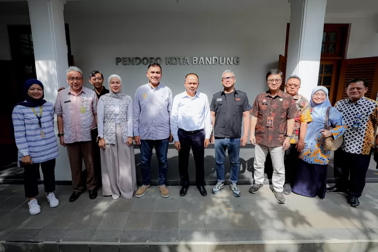 Pemkot Bandung dan Ardan Grup Berkolaborasi, Gelar Jalan Santai, GPM, Hingga Sosialisasi Sampah. (Foto/Humas Pemkot Bandung.)