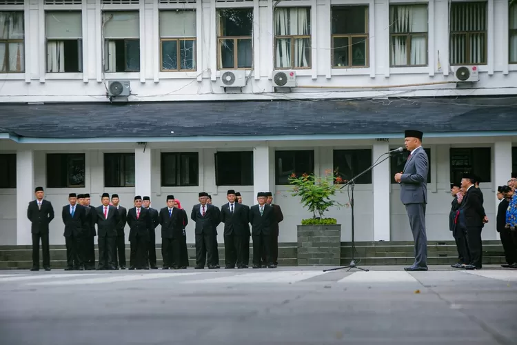 Jelang Akhir Jabatan, Pj. Wali Kota Bandung Ajak ASN Tingkatkan Pelayanan Publik. (Foto/Humas Pemkot Bandung.)