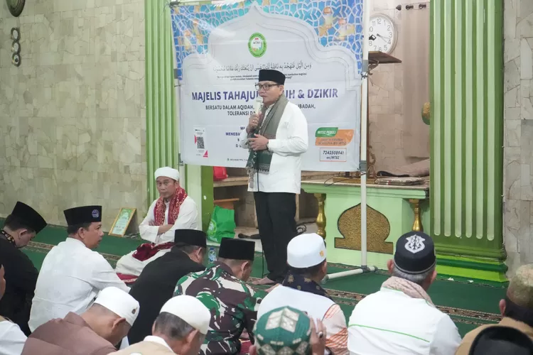 Pj. Bupati Bogor Ajak Warga Cileungsi Ikuti Tahajud, Zikir, dan Subuh Keliling. (Foto/Tim Komunikasi Publik / Diskominfo Kabupaten Bogor.)