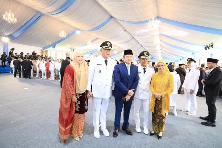 Rudy Susmanto dan Ade Ruhandi Resmi Dilantik Sebagai Bupati Bogor dan Wakil Bupati Bogor. (Foto/TIM KOMUNIKASI PUBLIK/DISKOMINFO KABUPATEN BOGOR.)