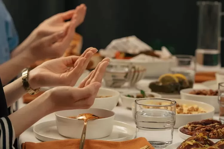 Bacaan Niat Puasa Harian dan Satu Bulan Penuh Selama Ramadhan 2025.