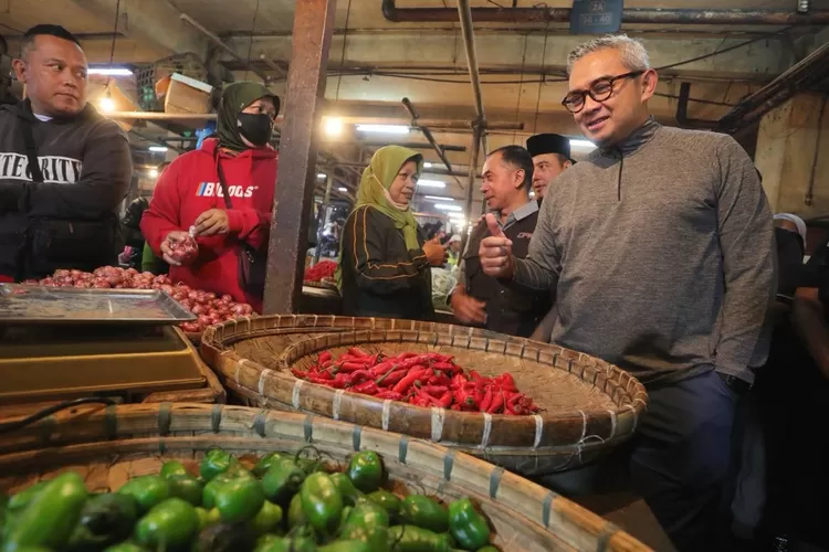 Pemkot Bandung Pastikan Harga Keutuhan Pokok Stabil dan Distribusi Lancar. (Foto/Humas Kota Bandung.)