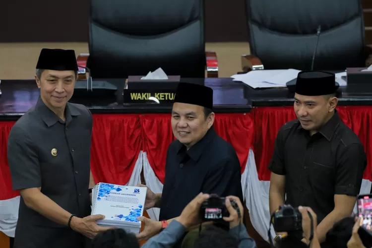 DPRD Kota Bogor menggelar rapat paripurna pada Kamis (27/3/2025) dengan agenda penetapan Tata Tertib (Tatib) DPRD Kota Bogor yang baru. (Foto/HUMPROPUB Bogor.)