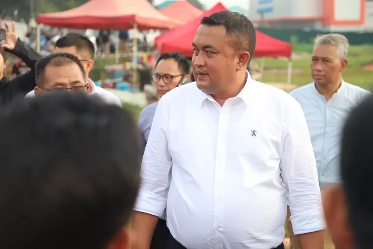 Rudy Susmanto saat meninjau lokasi pembangunan sirkuit motocross di Pakansari (Foto/Diskominfo Kabupaten Bogor.)