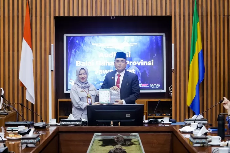 Wakil Wali Kota Bandung, Erwin di Balai Kota Bandung, Selasa 20 Mei 2025. (Foto/Humas Kota Bandung.)