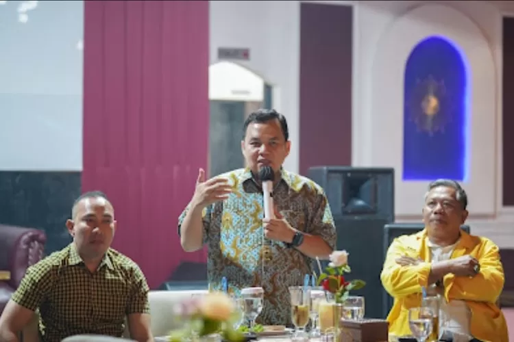 DPRD Kota Bogor menggelar acara &lsquo;Media Gathering&rsquo; sebagai bentuk keterbukaan informasi dan publikasi kinerja. Dihadiri oleh Ketua DPRD Kota Bogor, Adityawarman Adil, Wakil Ketua I DPRD Kota Bogor, M. Rusli Prihatevy, Ketua Badan Kehormatan (BK), Safrudin Bima, Ketua Komisi III, Heri Cahyono. (Foto/HUMPROPUB.)