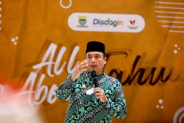Wakil Wali Kota Bandung, Erwin saat mengunjungi acara All About Tahu, di Festival Citylink, Jumat 13 Juni 2025. (Foto/Humas Kota Bandung.)