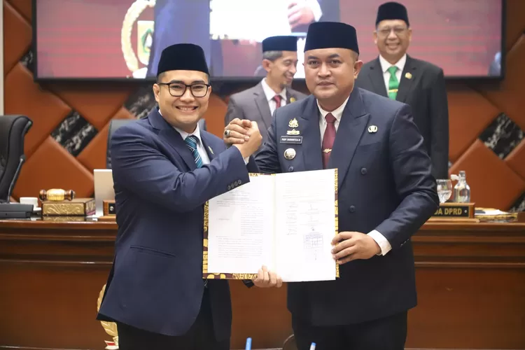 Bupati Bogor, Rudy Susmanto dan Ketua DPRD Kabupaten Bogor, Sastra Winara. (Foto/Diskominfo Kabupaten Bogor.)