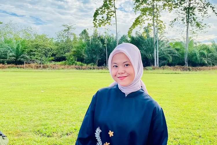 Foto - C (18), remaja yang viral di media sosial karena hanya memiliki nama satu huruf. (Foto/Instagram - hiicecengg_)