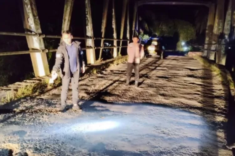 Foto - kasus duel maut yang terjadi di Jembatan Parigi, Desa Sindangsari, Kecamatan Leles, Kabupaten Cianjur, Jawa Barat.  (Foto/Facebook - infocianjur)