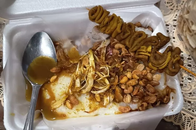 Foto - Bubur ayam (Ilustrasi) (Candra Cahya)