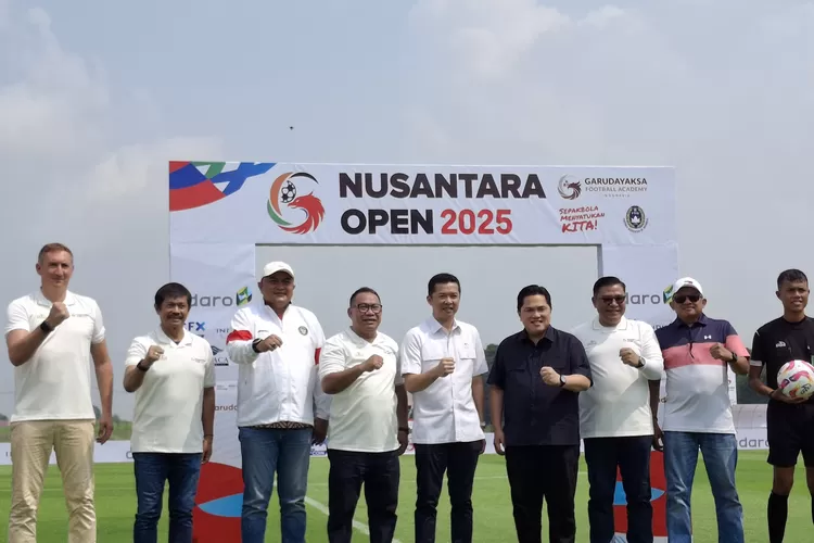 Bupati Bogor, Rudy Susmanto menghadiri pembukaan turnamen sepak bola Nusantara Open 2025, di Training Ground Garudayaksa Football Academy, Kabupaten Bekasi, Senin, (25/8). (Foto/Diskominfo Kabupaten Bogor.)