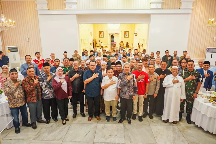 FKUB Kota Bogor bersama sejumlah tokoh lintas agama menyerukan pentingnya menjaga kedamaian di tengah situasi nasional yang memanas. (Foto/Humas Kota Bogor.)
