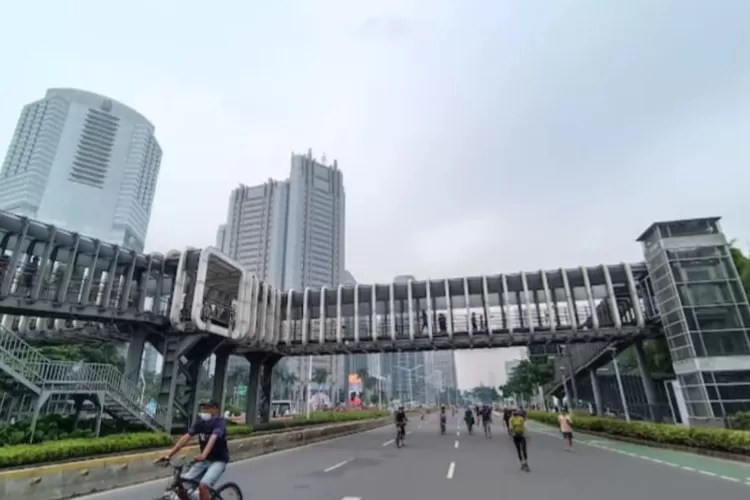 Jembatan Penyeberangan Orang (JPO) di depan Polda Metro Jaya  (Foto/Google maps - Agus makkie)