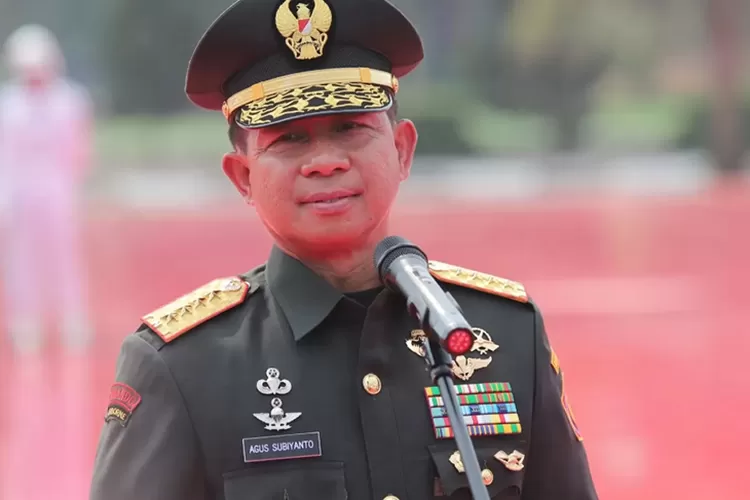 Panglima TNI Jenderal Agus Subiyanto saat mengingatkan jajaran POM terkait aturan penggunaan sirene dan strobo di TNI Fair 2025.