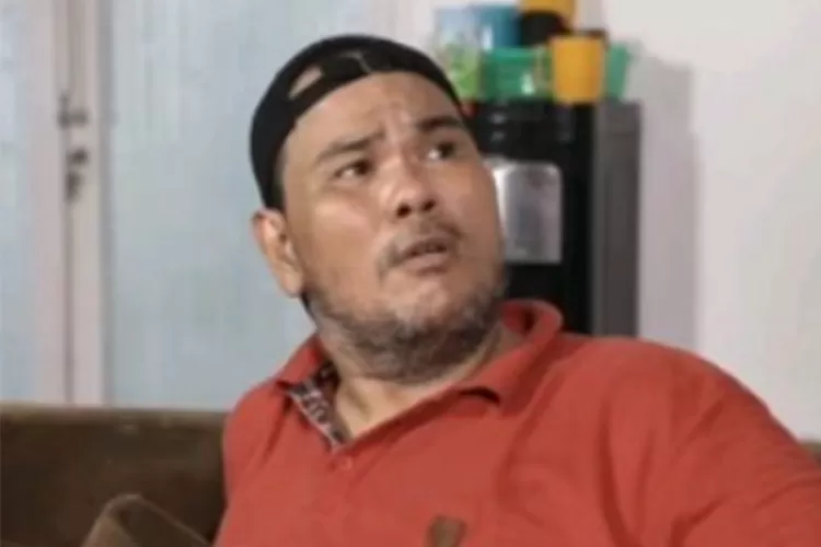 Fahmi Bo dalam kondisi lemah dan kurus, viral di media sosial, memicu gelombang doa dari publik dan rekan artis. Foto: Instagram/bofahmiofficial.