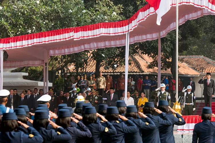 Suasana upacara Hari Kesaktian Pancasila di sekolah pada 1 Oktober 2024. Foto: Ilustrasi.