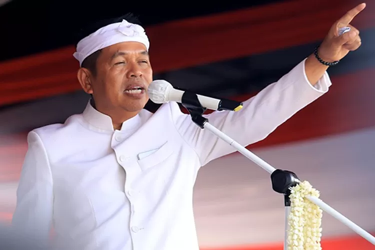 Warga meminta tolong ke KDM untuk atasi kemacetan panjang akibat truk tambang yang masih beroperasi di Parung Panjang.