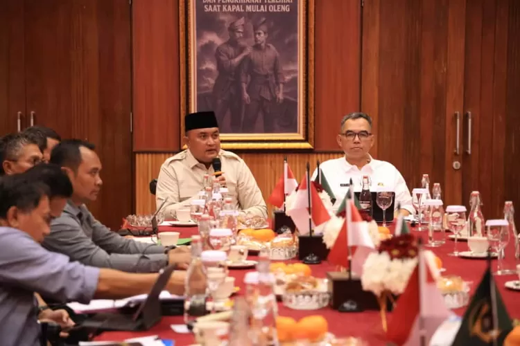 Bupati Bogor Rudy Susmanto memimpin ekspose rancangan Perbup bantuan keuangan khusus desa di Pendopo Bupati. (Foto/Tim Komunikasi Publik/Diskominfo Kabupaten Bogor.)