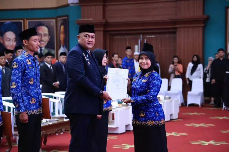 Rudy Susmanto Kukuhkan 247 PPPK, Target Ribuan NIP Tunggu BKN. (Foto/Tim Komunikasi Publik/Diskominfo Kabupaten Bogor.)