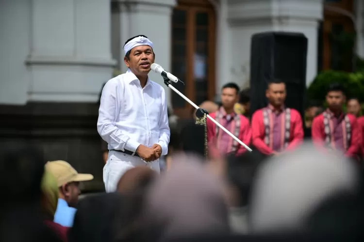 Dedi Mulyadi Ajak Warga Hidupkan Kembali Semangat Gotong Royong Lewat Gerakan Poe Ibu. (Foto/Humas Jawa Barat.)