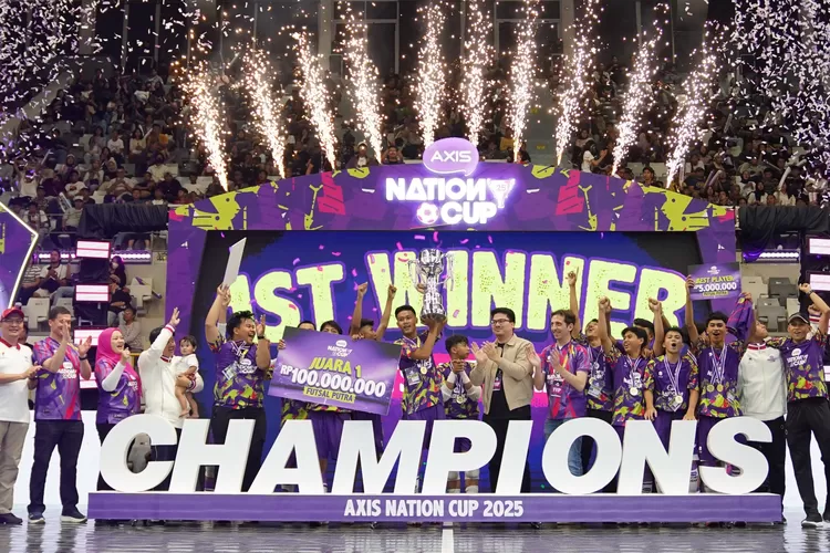SMK Nusantara Jakarta dan SMAN 2 Mojokerto Raih Juara di Grand Final AXIS Nation Cup 2025. (Foto/XLSMART.)