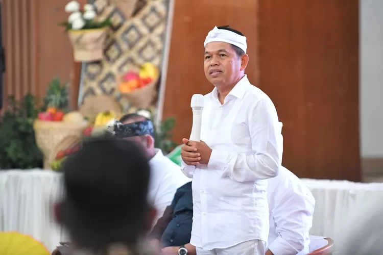 Gubernur Dedi Mulyadi Tegaskan Desa Industri Harus Setara dengan Kemajuan Pabriknya. (Foto/Humas Pemprov Jabar.)