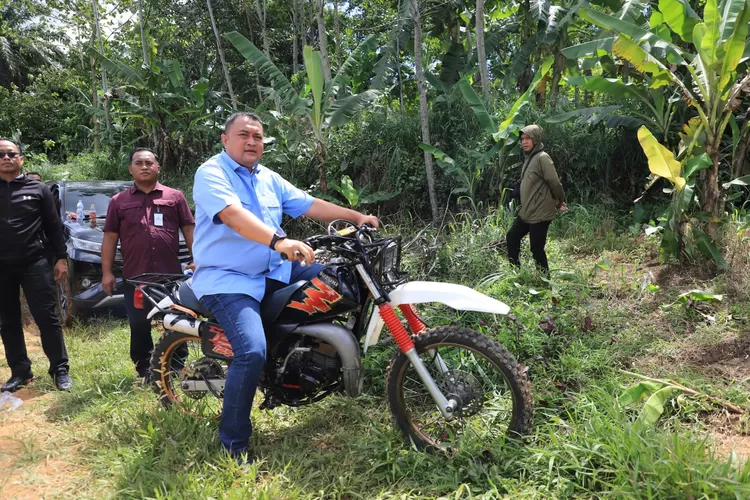 Rudy Susmanto Tinjau Lokasi Hutan Kota, Dorong Bogor Jadi Kota Hijau. (Foto/Tim Komunikasi Publik/Diskominfo Kabupaten Bogor)