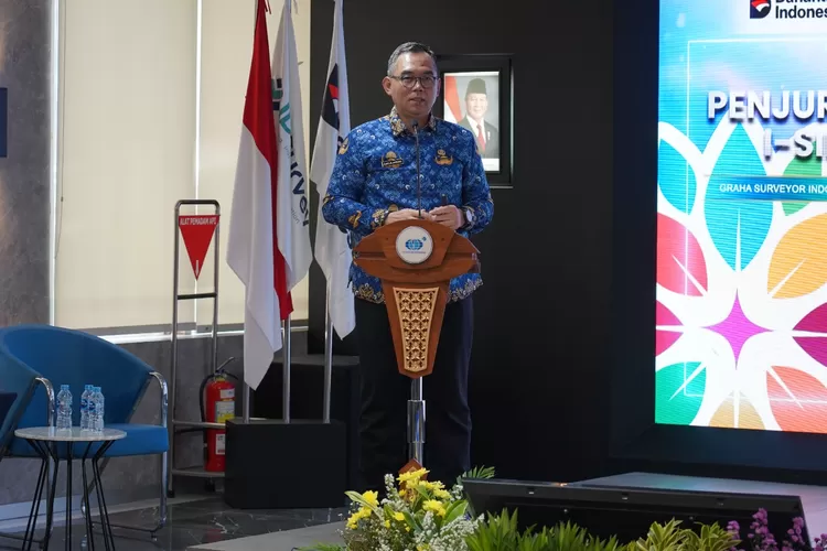 Sekda Ajat memaparkan inovasi Taman B2SA Digital dan aplikasi NGUPAHAN pada penjurian TOP 5 I-SIM 2025 di Jakarta. (Foto/Humas Kabupaten Bogor.)