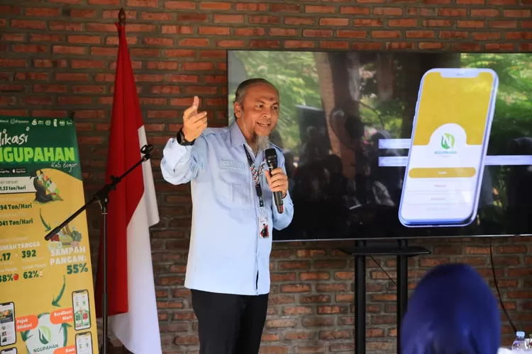 Pemkab Bogor menjelaskan peran aplikasi NGUPAHAN sebagai solusi digital bagi wilayah Kabupaten Bogor yang luas kepada tim validasi IGA 2025. (Foto/Diskominfo Kabupaten Bogor.)