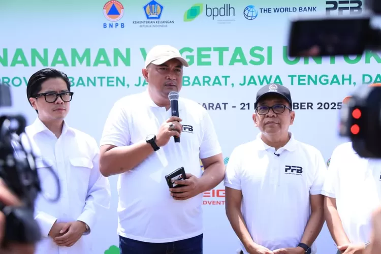 Bupati Bogor Rudy Susmanto menegaskan penghijauan sebagai investasi ekologis jangka panjang pada puncak peringatan Hari Pohon Sedunia. (Foto/Diskominfo Kabupaten Bogor.)