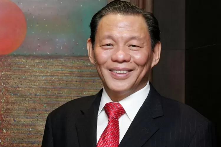 Perjalanan karier Sukanto Tanoto, pendiri RGE yang tumbuh dari bisnis kecil di Medan hingga menjadi raksasa global.